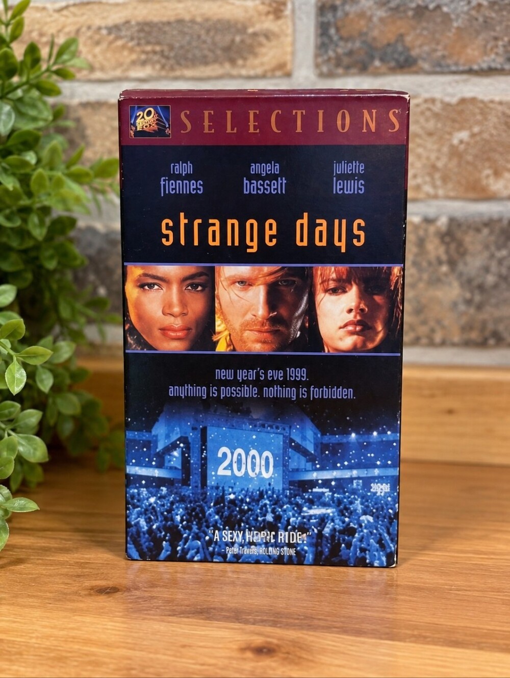 Strange Days 1995 ‧ Sci-fi Thriller VHS tape
